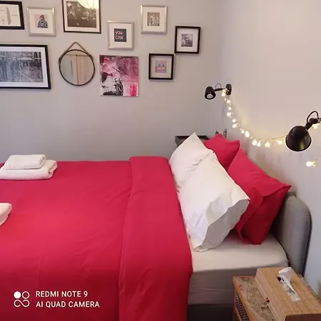 Sunny Penny's Modern Apartament