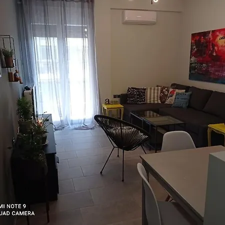 Sunny Penny's Modern Apartament Volos